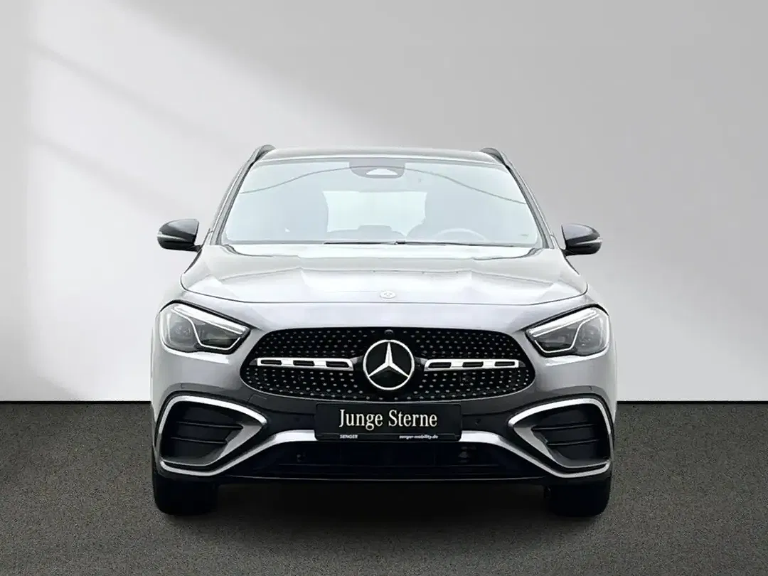 Mercedes-Benz GLA 200 AMG Night - Thumbnail 4