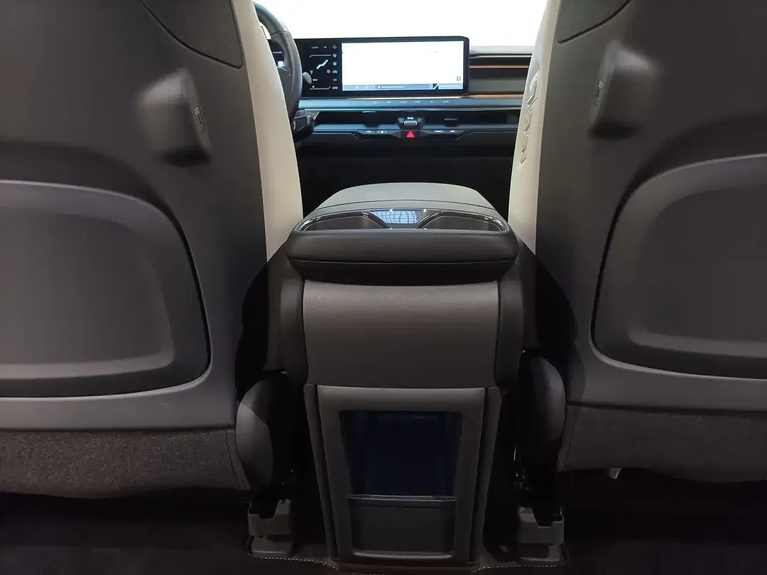 Kia EV9 GT-Line - Thumbnail 5