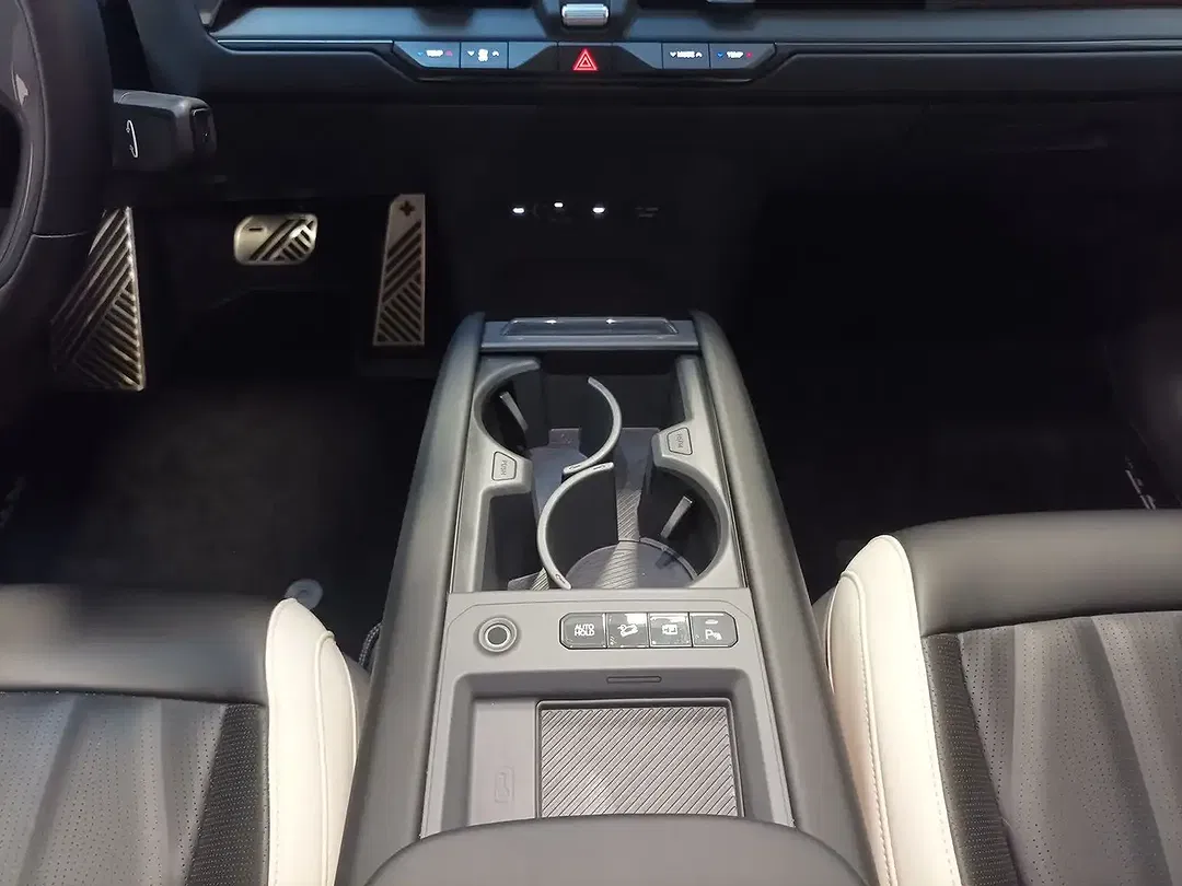 Kia EV9 GT-Line - Thumbnail 9