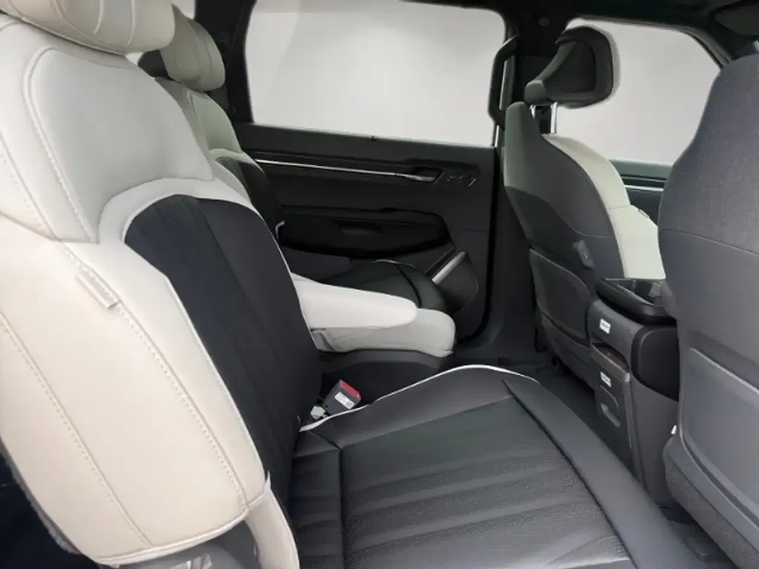 Kia EV9 GT-Line - Thumbnail 11