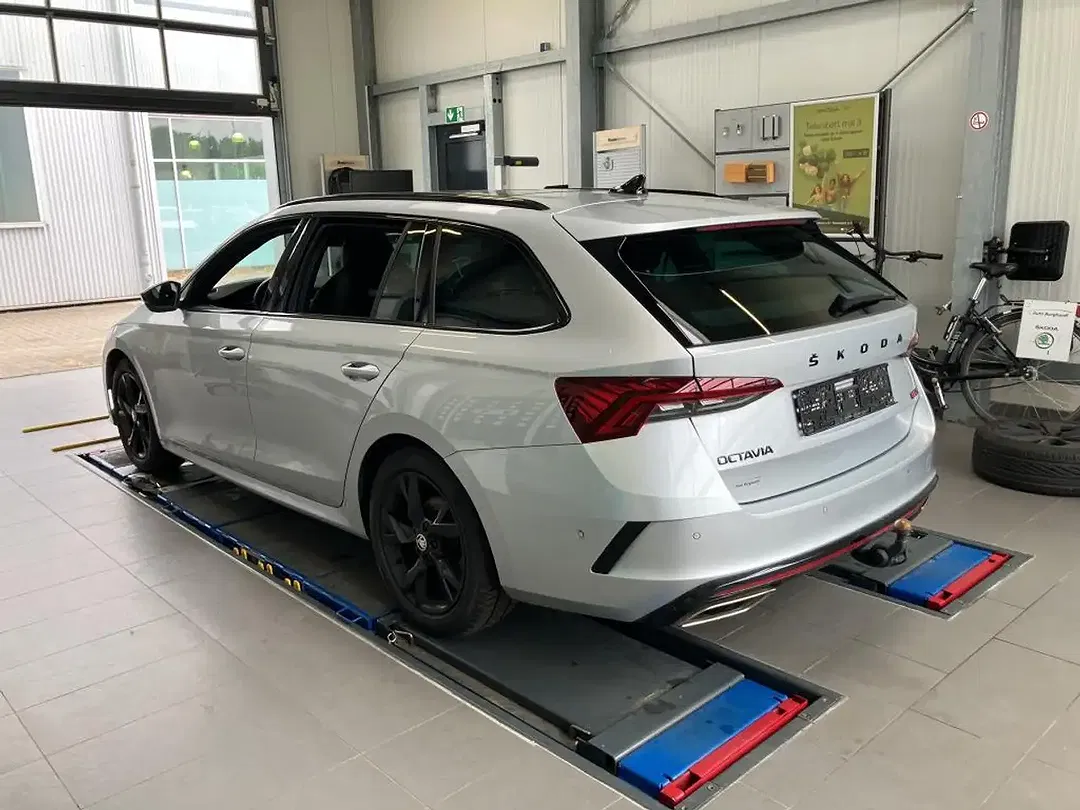 Skoda Octavia 2.0 TDI 4x4 vRS Combi - Thumbnail 6