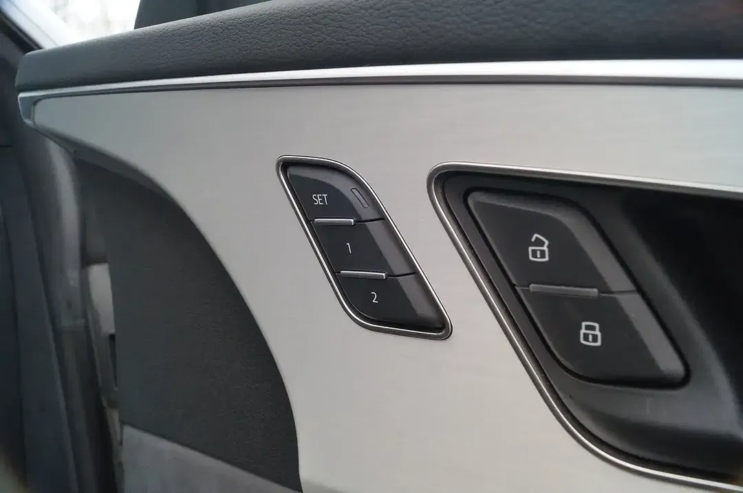 Audi Q8 55 TFSI quattro - Thumbnail 10