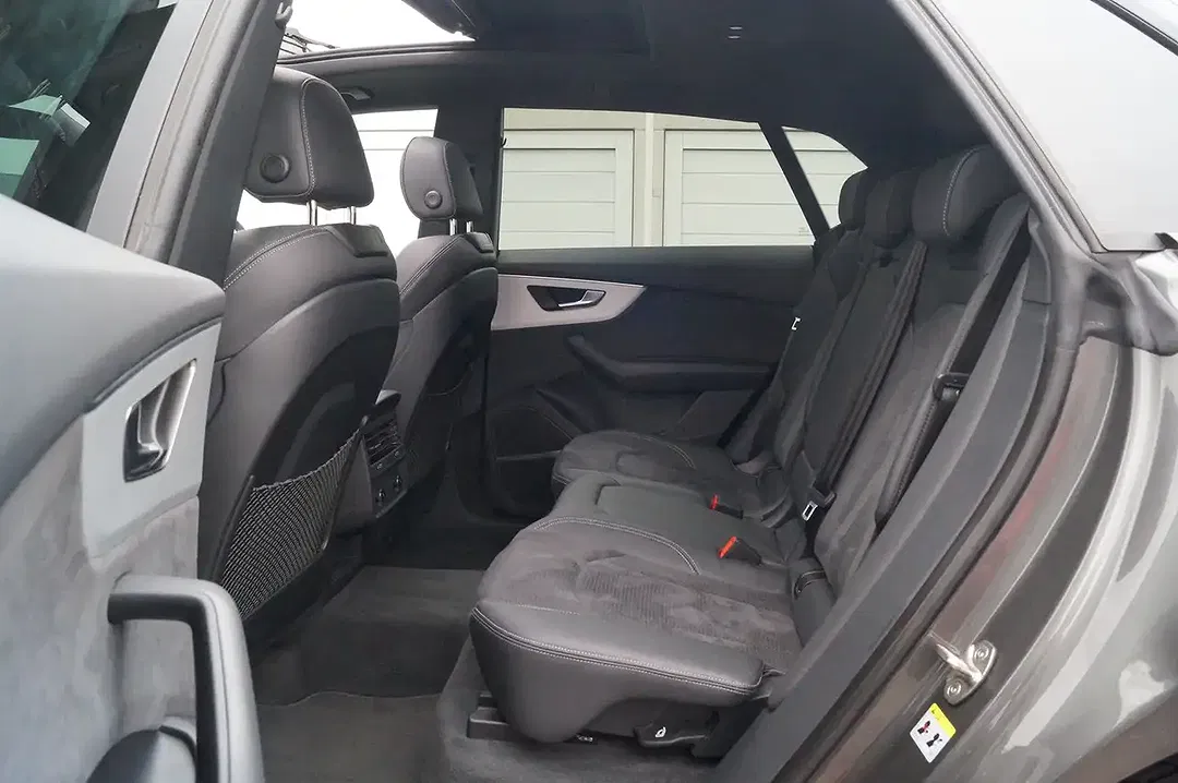 Audi Q8 55 TFSI quattro - Thumbnail 11