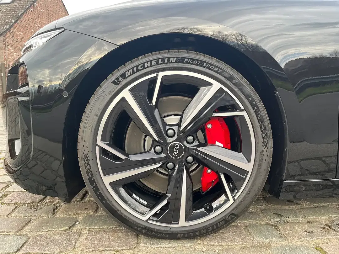 Audi S6 e-tron Avant - Thumbnail 15