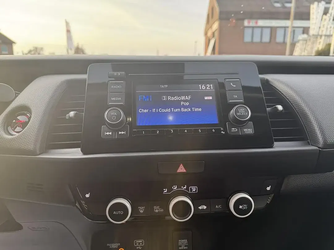 Honda Jazz 1.5 i-MMD Hybrid e-CVT Comfort - Thumbnail 9