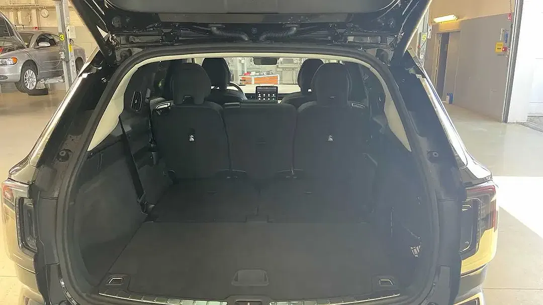 Volvo EX90 Single Motor Plus - Thumbnail 14