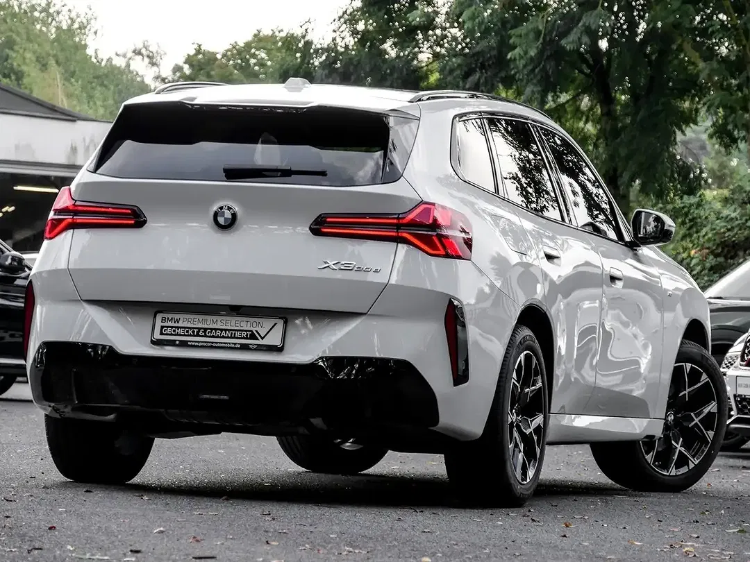 BMW X3 xDrive M Sport Pro - Thumbnail 2