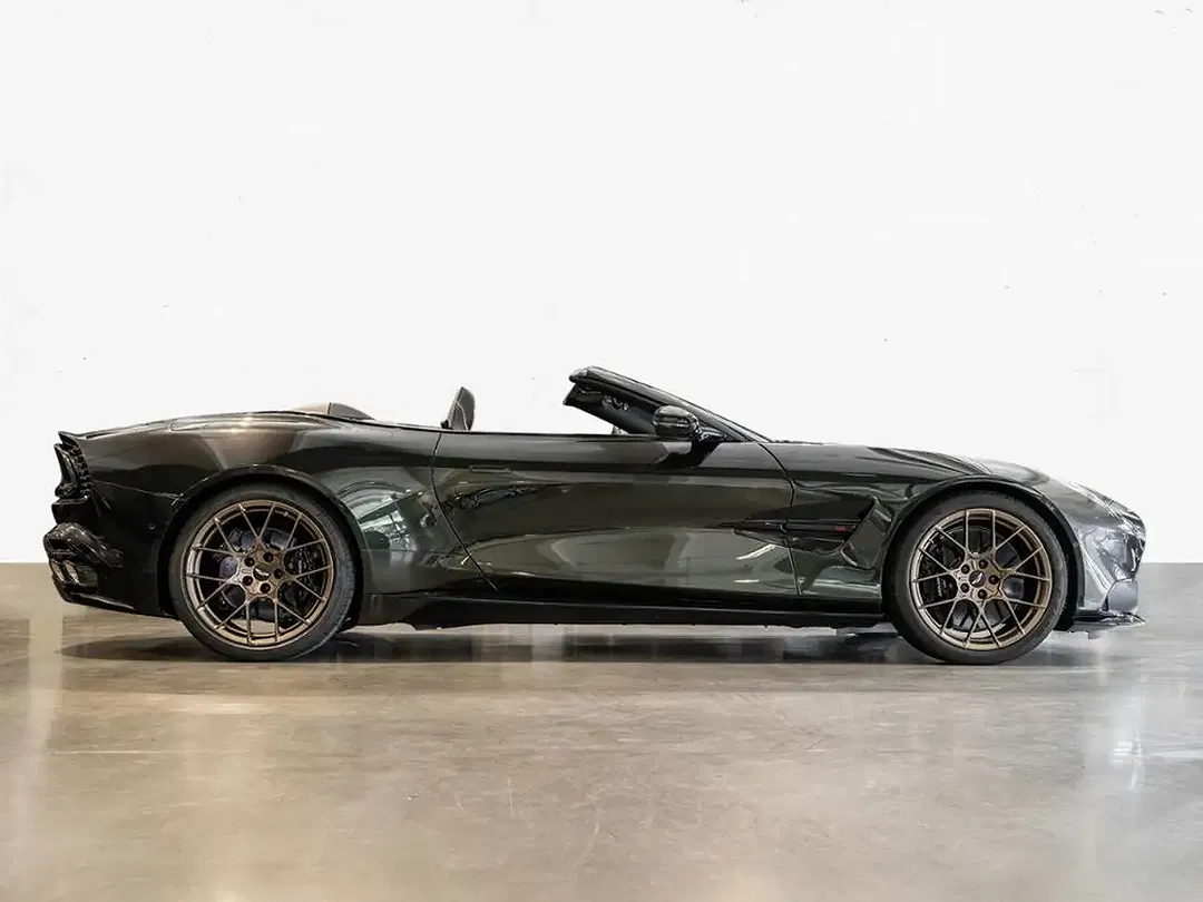 Aston Martin Vanquish Volante - Thumbnail 14
