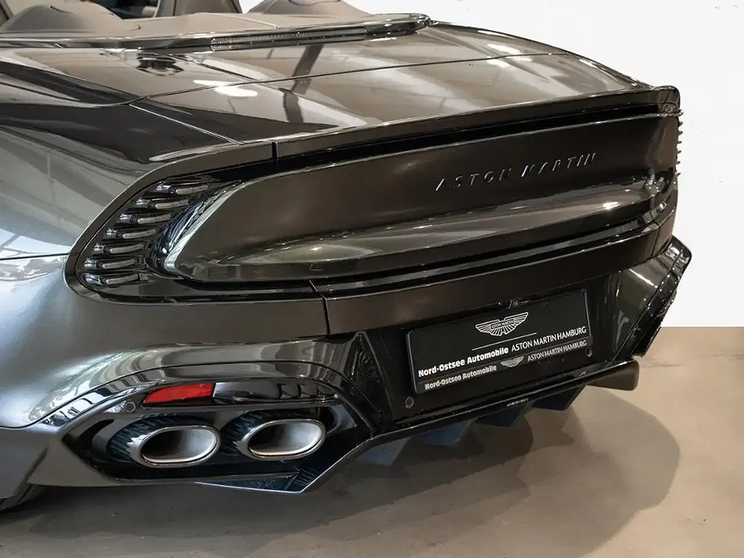 Aston Martin Vanquish Volante - Thumbnail 8