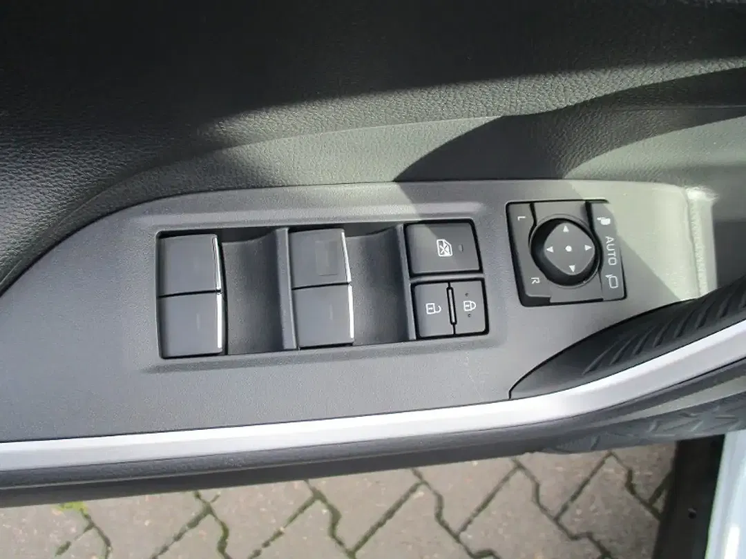 Suzuki Across Hybrid Comfort+ - Thumbnail 8