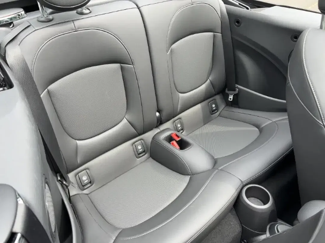 MINI Cooper Cabrio - Thumbnail 4