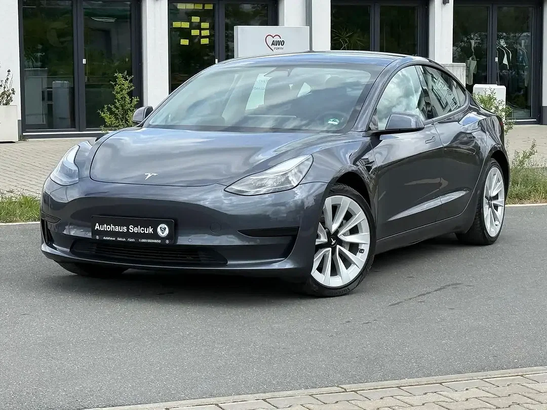 Tesla Model 3 RWD Plus Standard Range Plus - Afbeelding 1