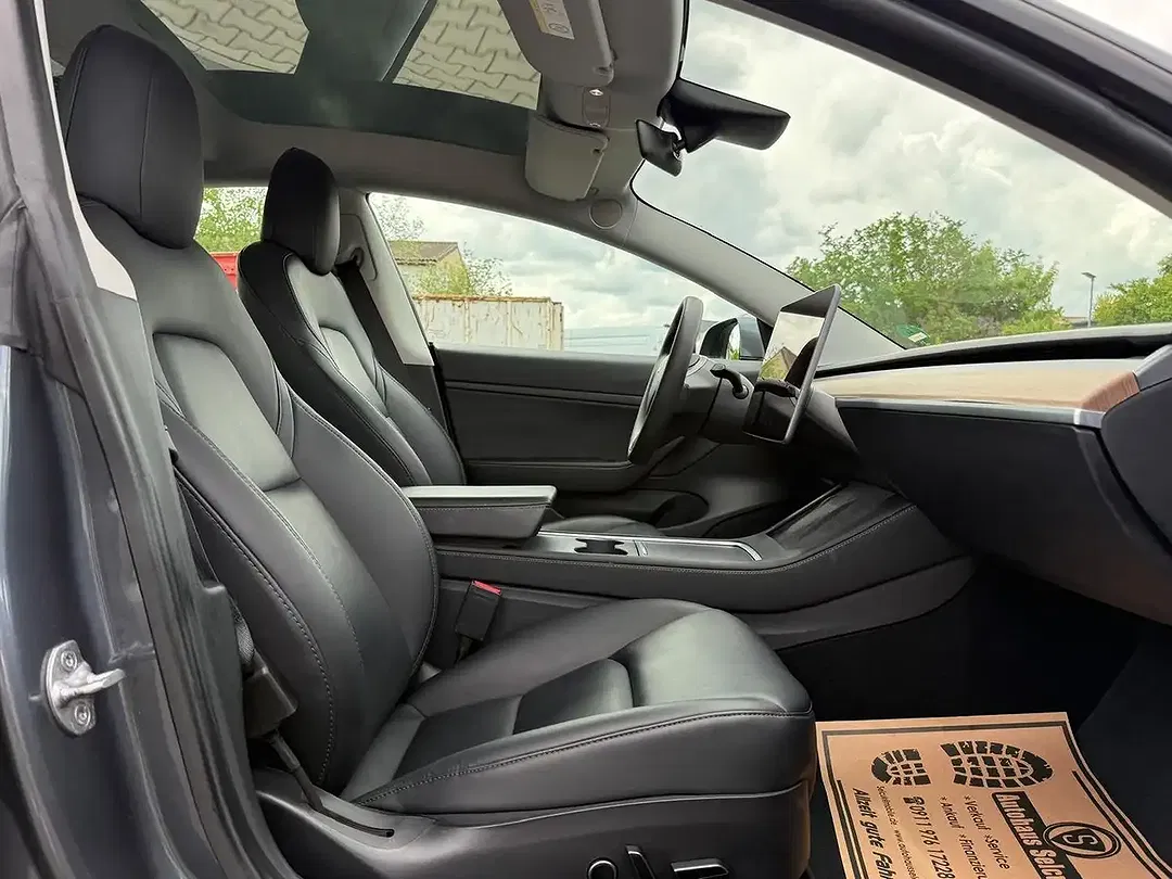 Tesla Model 3 RWD Plus Standard Range Plus - Thumbnail 7