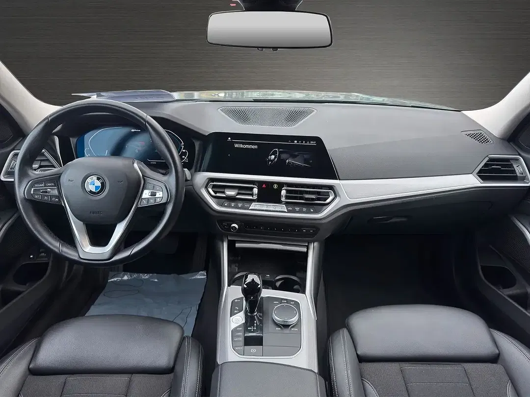 BMW 330 xDrive Advantage - Thumbnail 7
