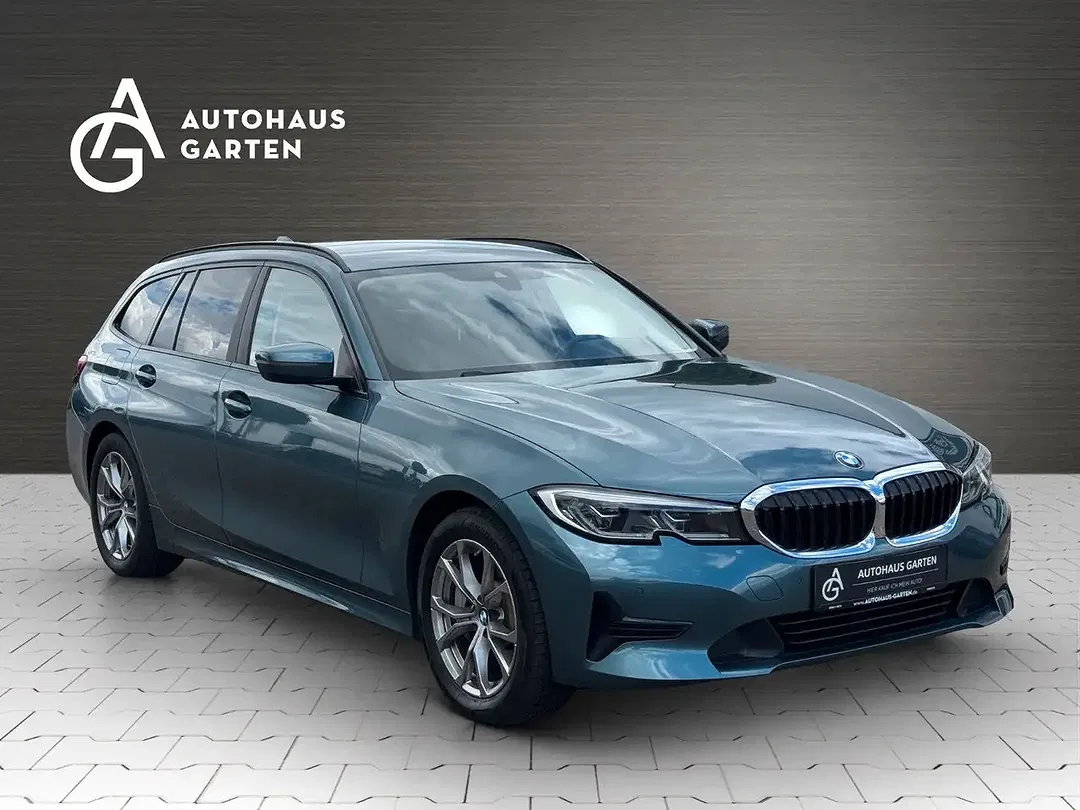 BMW 330 xDrive Advantage - Thumbnail 4