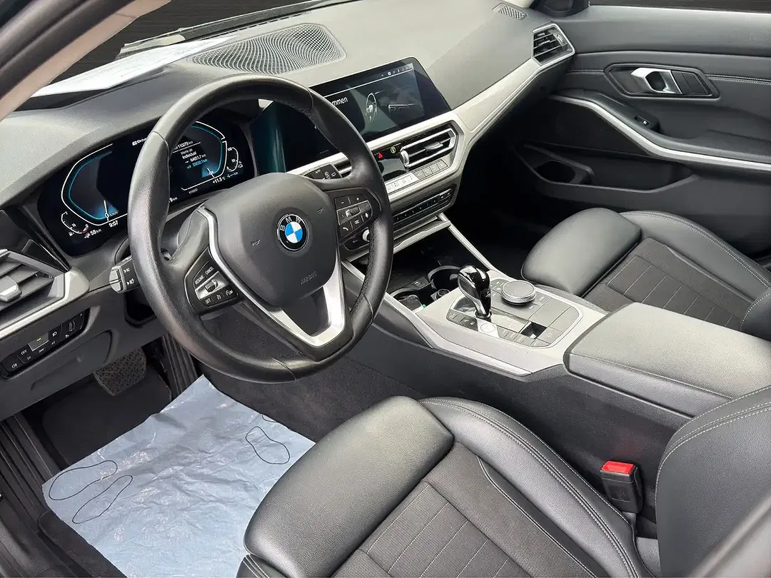 BMW 330 xDrive Advantage - Thumbnail 5