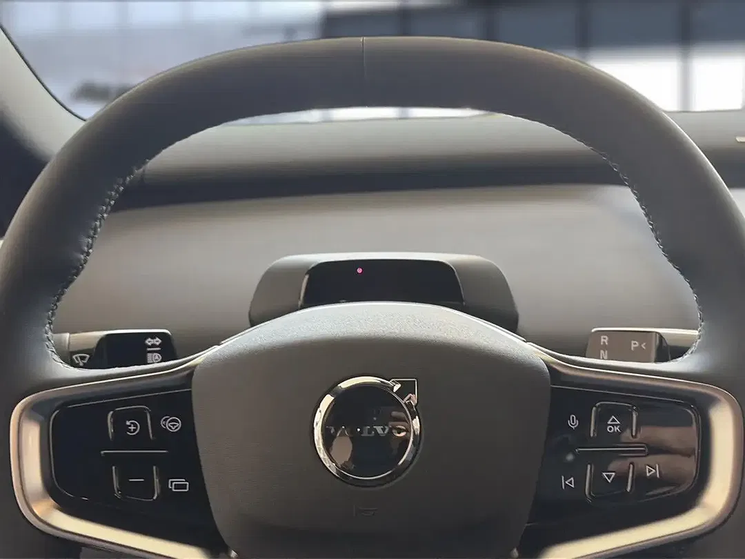 Volvo EX30 Plus - Thumbnail 13