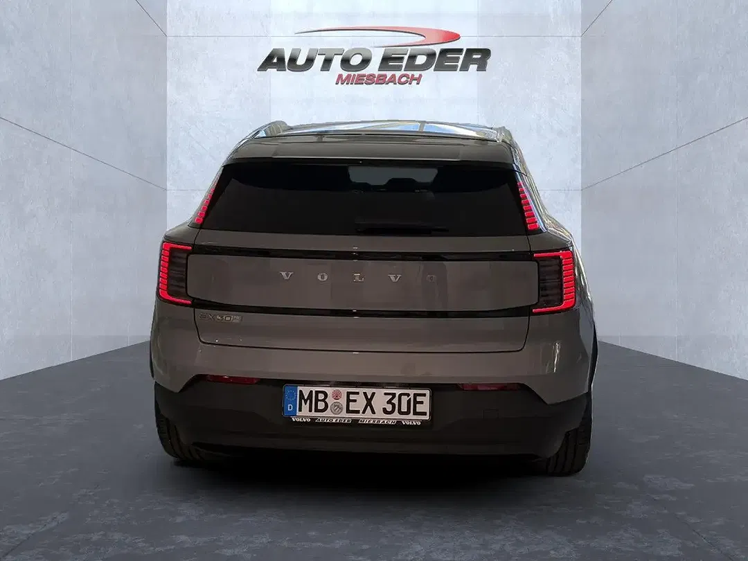 Volvo EX30 Plus - Thumbnail 8