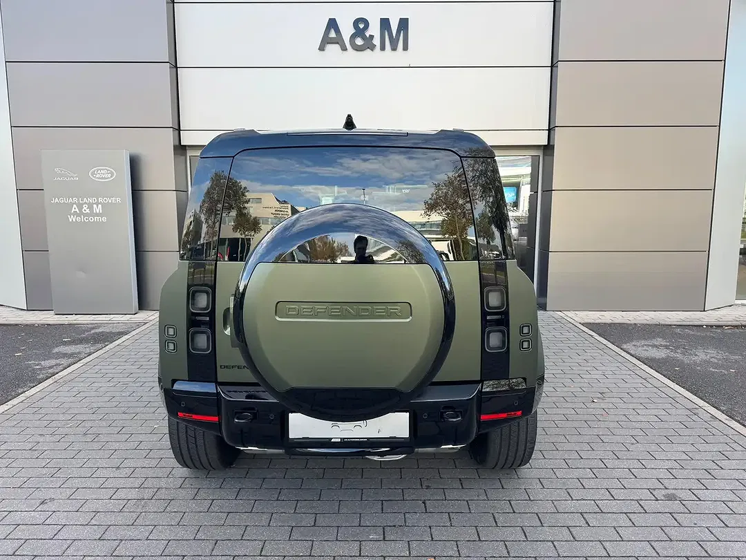 Land Rover Defender P300e 4x4 110 X-Dynamic HSE - Thumbnail 4
