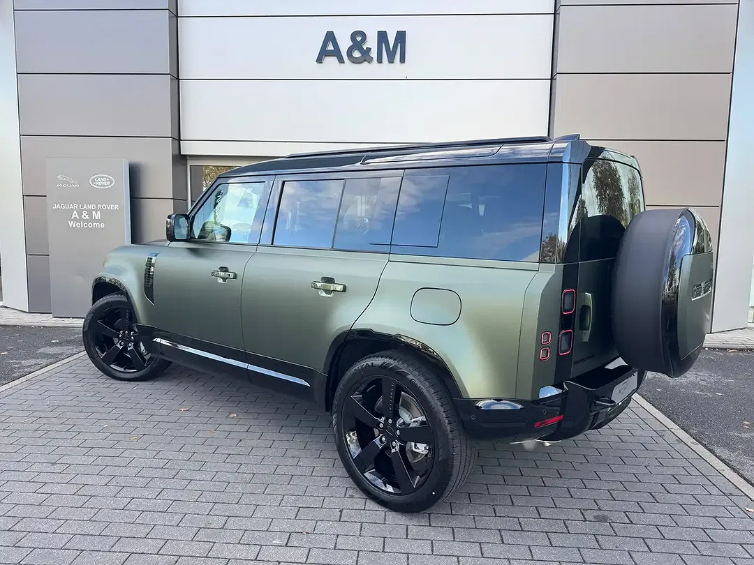 Land Rover Defender P300e 4x4 110 X-Dynamic HSE - Thumbnail 5