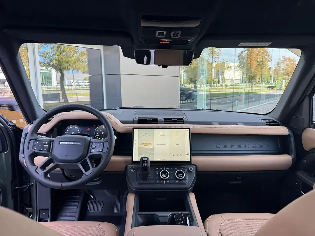 Land Rover Defender P300e 4x4 110 X-Dynamic HSE - Thumbnail 7