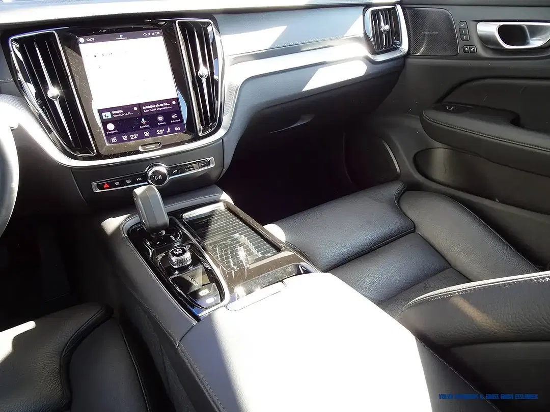 Volvo V60 T8 AWD Recharge Ultimate Dark - foto 15