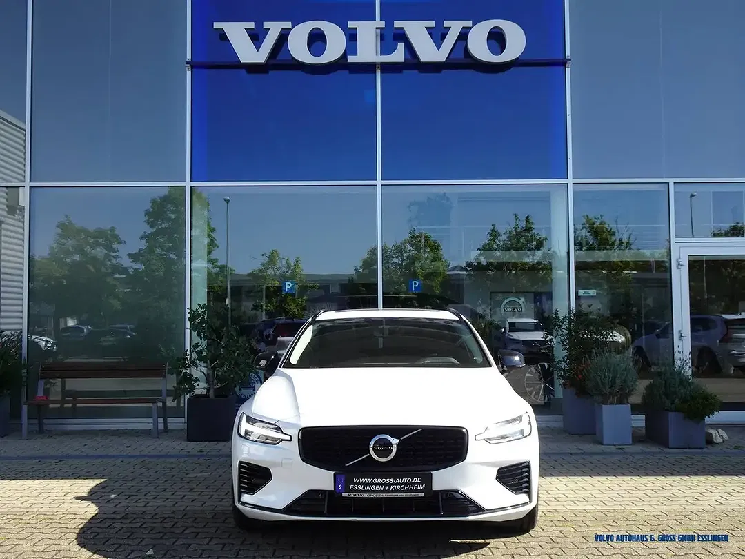Volvo V60 T8 AWD Recharge Ultimate Dark - foto 2
