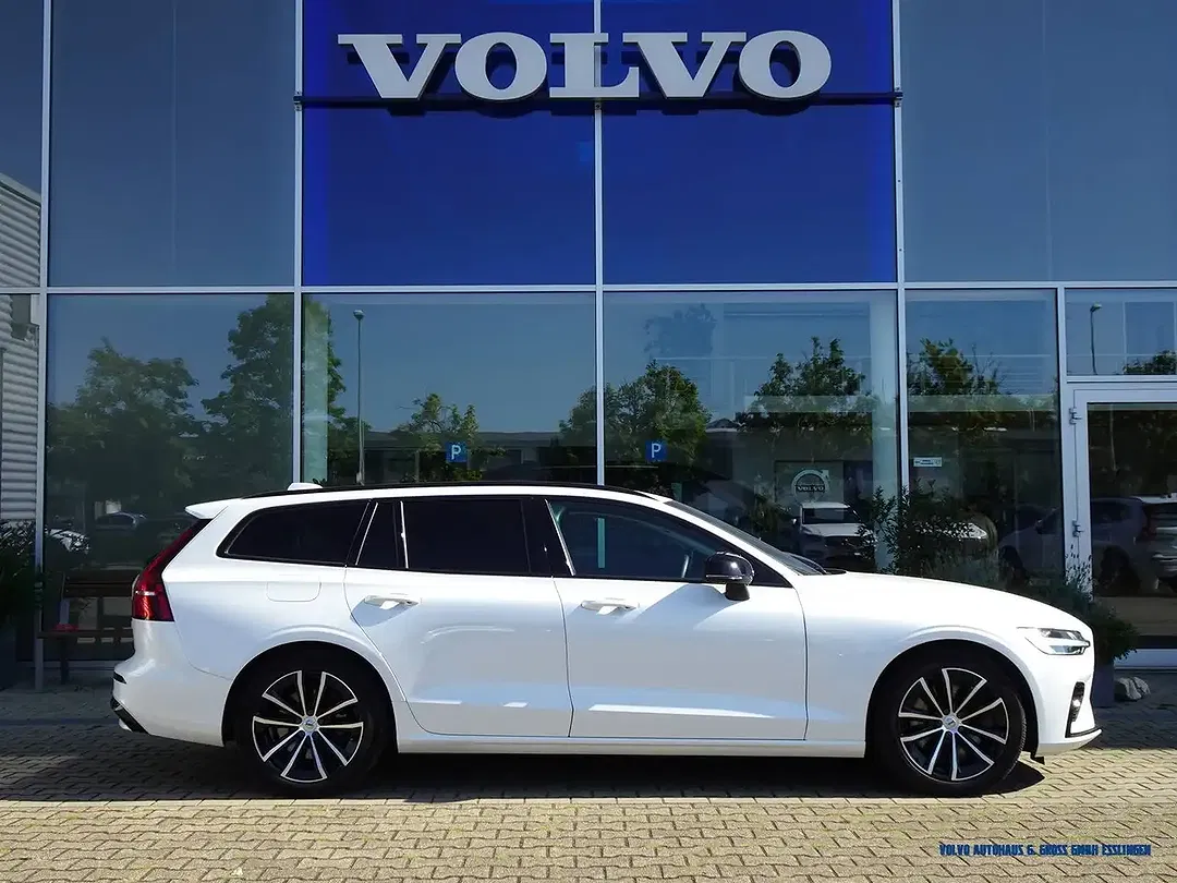 Volvo V60 T8 AWD Recharge Ultimate Dark - Thumbnail 3