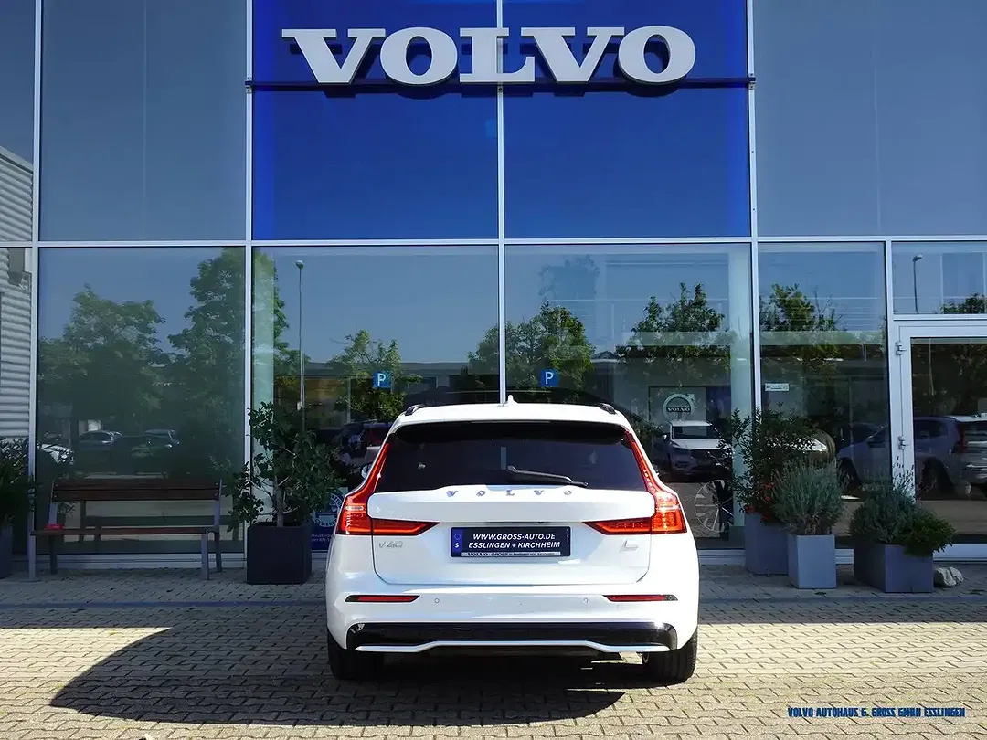 Volvo V60 T8 AWD Recharge Ultimate Dark - Thumbnail 5