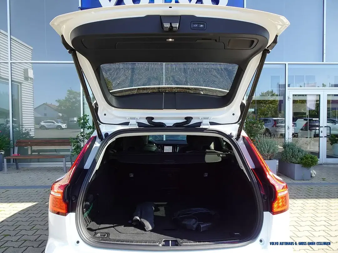 Volvo V60 T8 AWD Recharge Ultimate Dark - Thumbnail 6