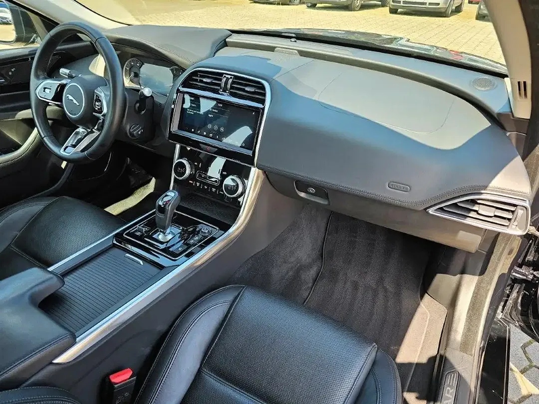 Jaguar XE P250 AUT S - Thumbnail 10