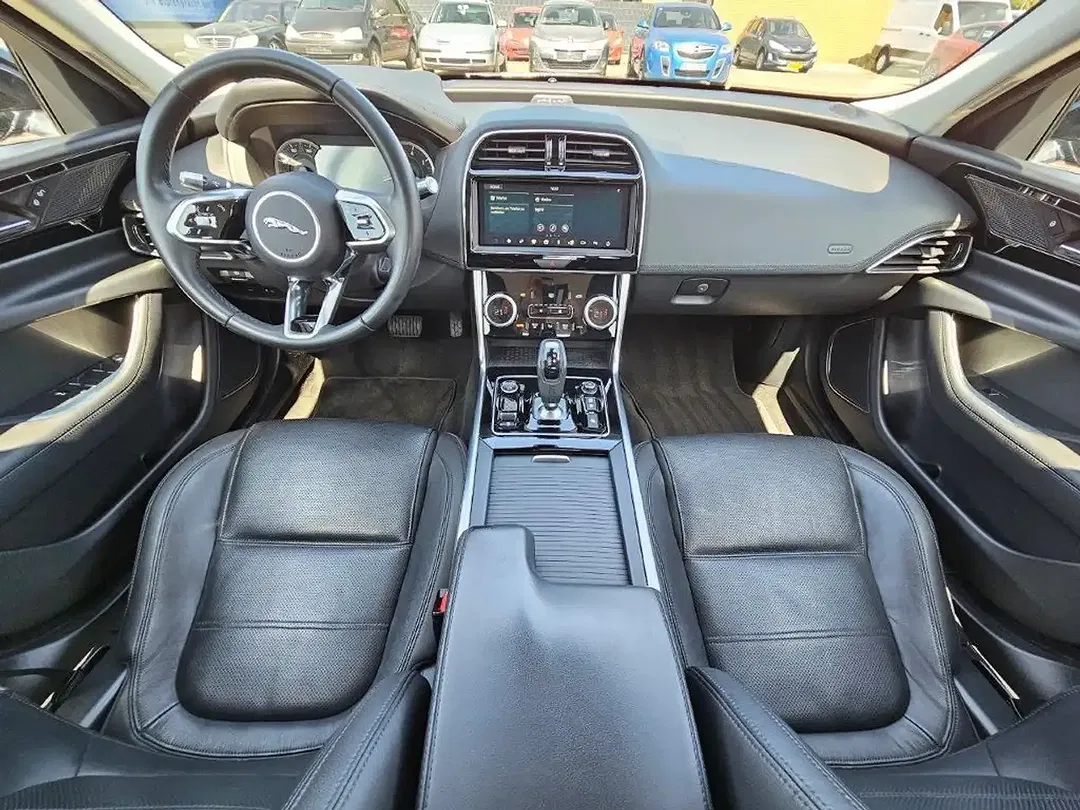 Jaguar XE P250 AUT S - Thumbnail 11