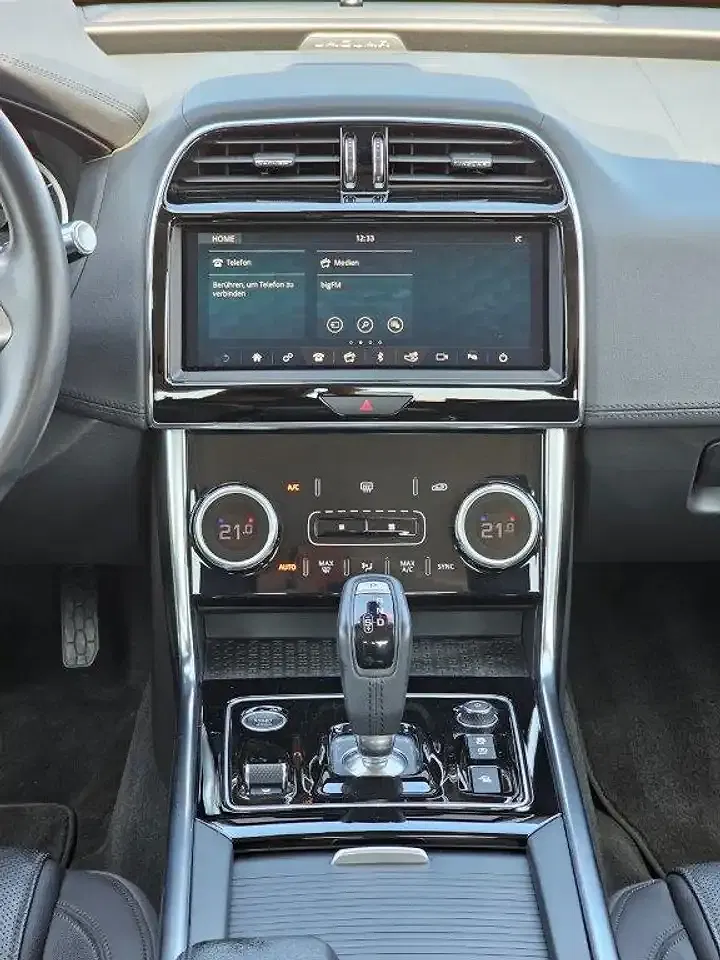Jaguar XE P250 AUT S - Thumbnail 13