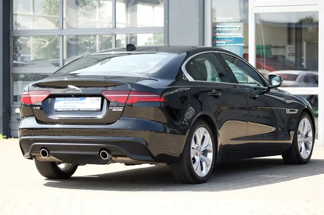 Jaguar XE P250 AUT S - Thumbnail 4