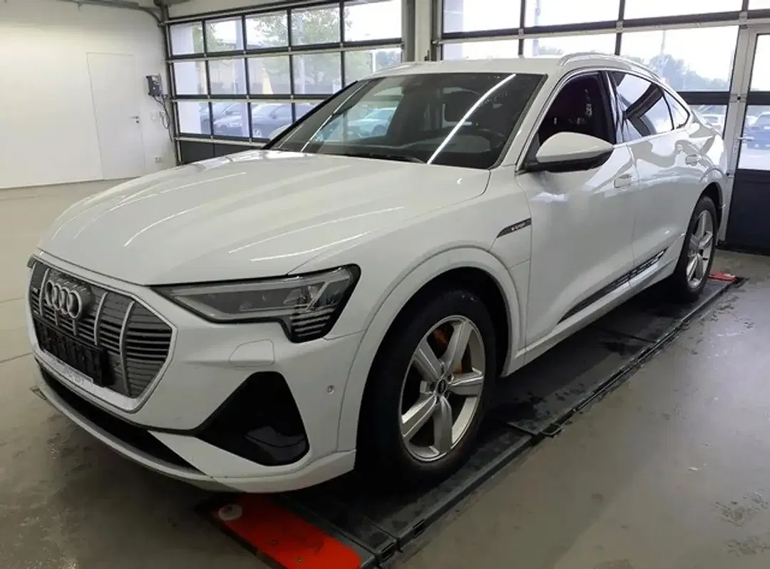 Audi e-tron 55 quattro Sportback S line - foto 1