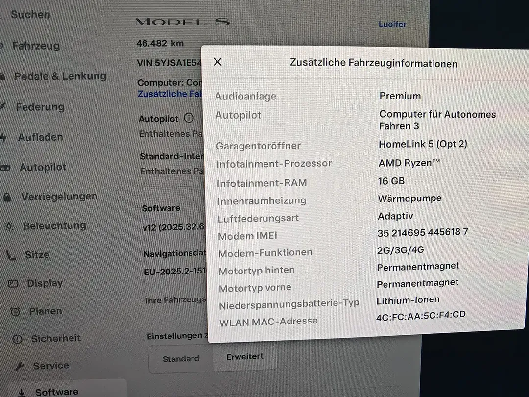 Tesla Model S - Thumbnail 4