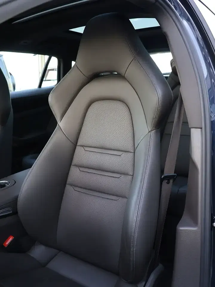 Porsche Panamera E-Hybrid 4 - Thumbnail 11