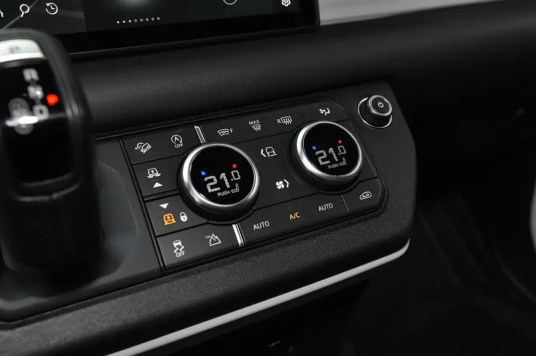 Land Rover Defender 110 HSE - Thumbnail 8