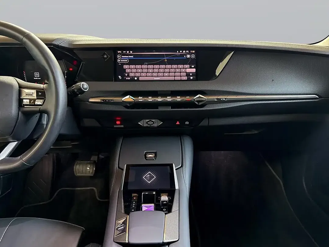 DS Automobiles DS 4 - Thumbnail 11