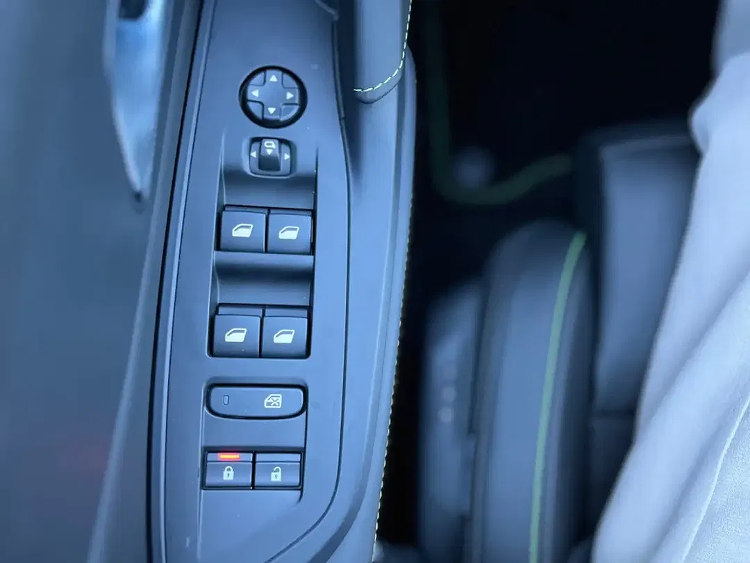 Peugeot 308 136 Hybrid GT SW - Thumbnail 9