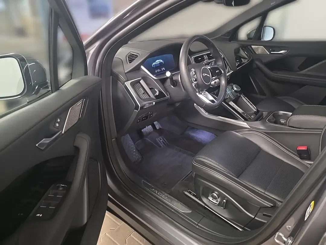 Jaguar I-Pace - Thumbnail 7