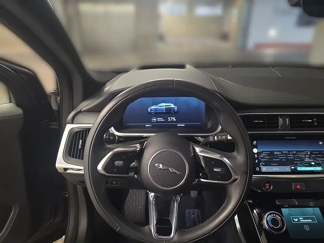 Jaguar I-Pace - Thumbnail 8