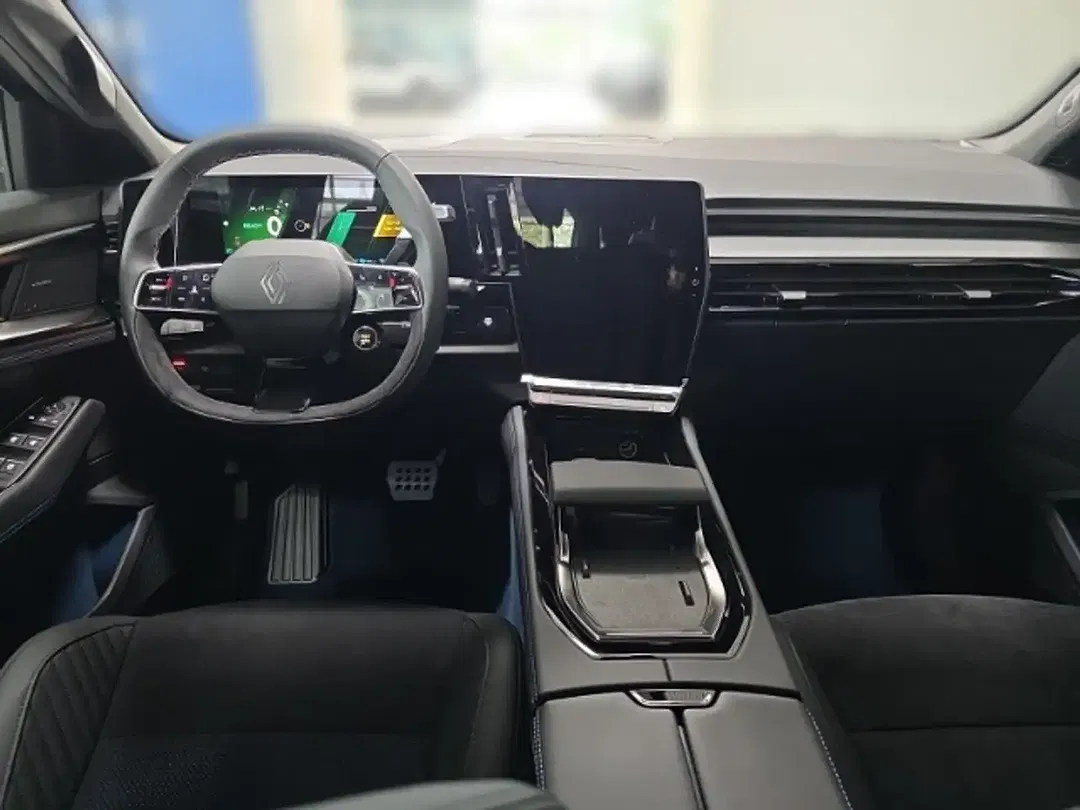 Renault Rafale E-Tech PHEV Hybrid 4x4 - Thumbnail 10