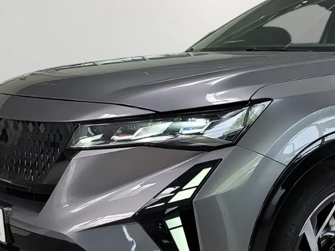 Renault Rafale E-Tech PHEV Hybrid 4x4 - Thumbnail 4