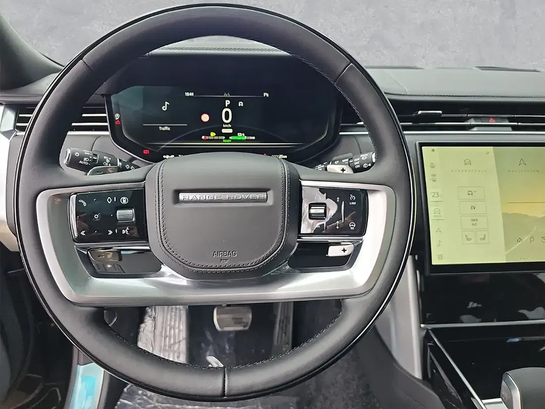 Land Rover Range Rover P550e Autobiography - Thumbnail 11