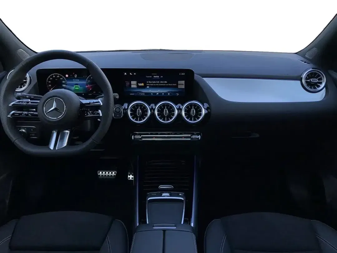 Mercedes-Benz GLA 200 AMG MBUX Night - Thumbnail 4
