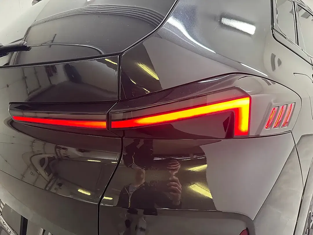 BMW XM AUT - Thumbnail 6