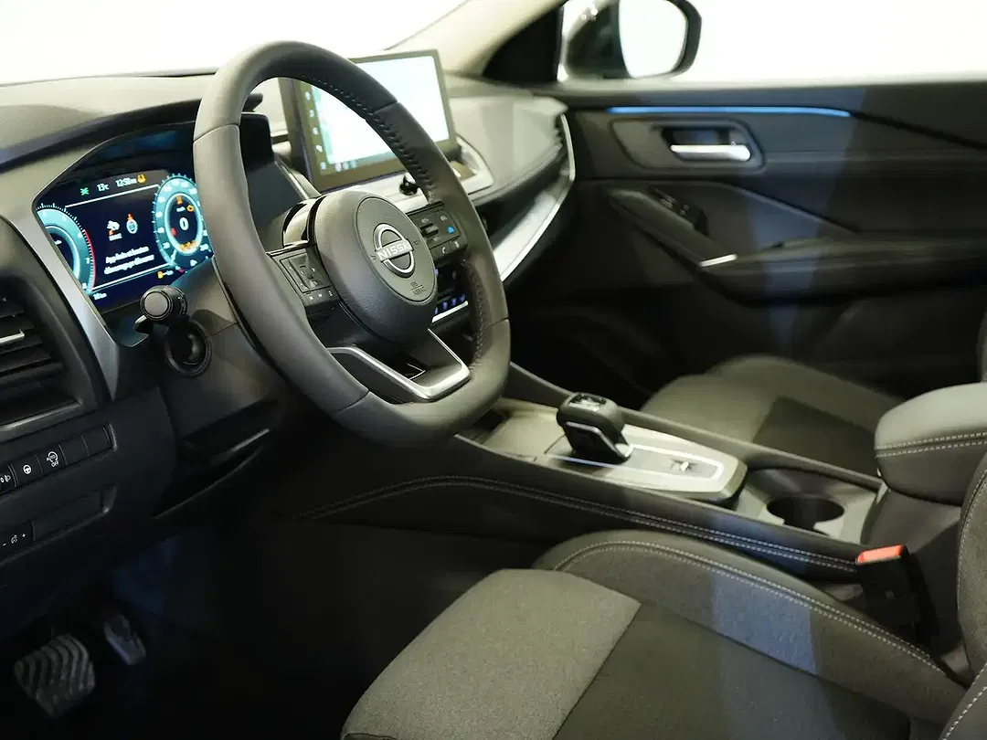 Nissan Qashqai 1.3 DIG-T N-Connecta - Thumbnail 8
