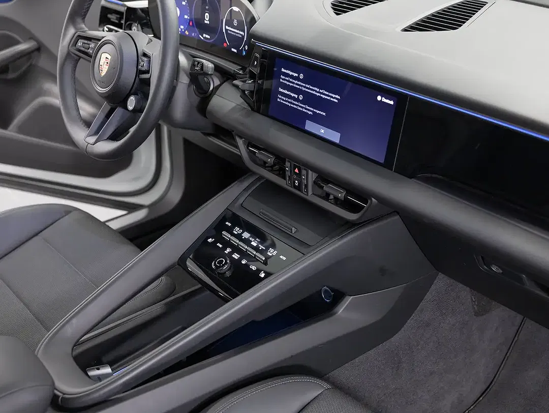 Porsche Macan 4 - Thumbnail 12