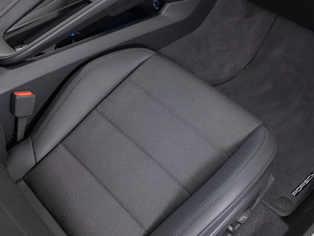 Porsche Macan 4 - Thumbnail 14